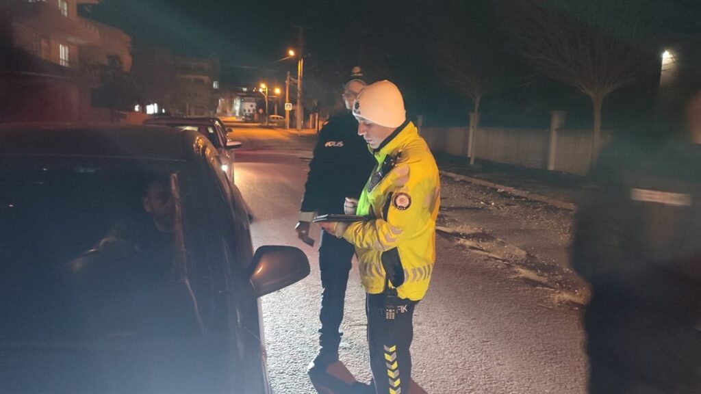 balikesirde polisten asayis ve trafik uygulamasi 339c4d8 |