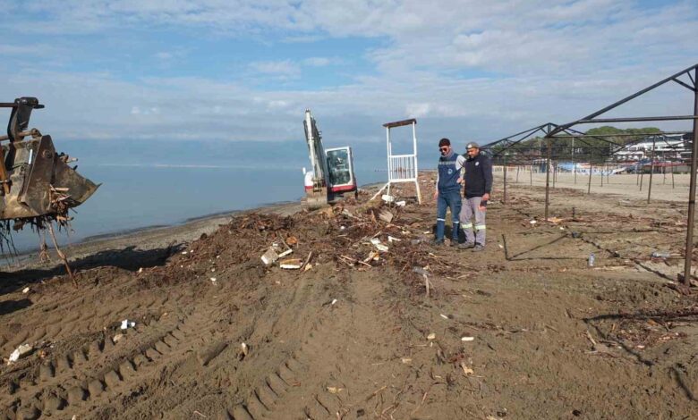 balikesirde selin ardindan plajlar temizleniyor 199ec2c |