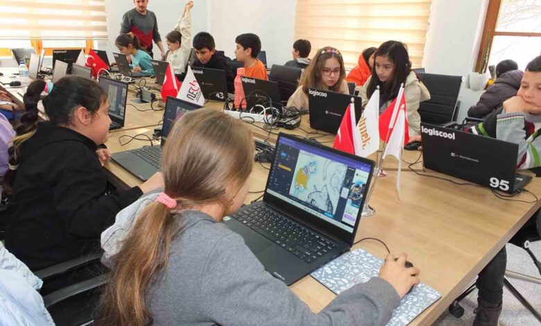 Balıkesirli öğrenciler tatilde kodlama eğitimine katıldı 1 balikesirli ogrenciler tatilde kodlama egitimine katildi a3b884f |