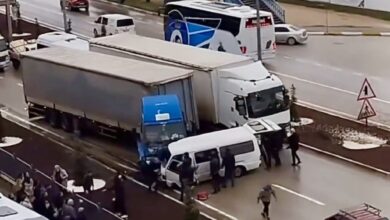 bandirmada karsi seride savrulan minibus tirla carpisti 1 olu 2 yarali 590cd58 |