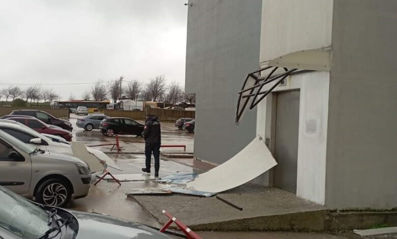 bandirmada siddetli ruzgar hastanenin dis kaplamasini ucurdu 55f4d27 |