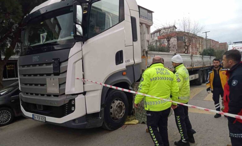 Bandırma’da yaya geçidindeki kazada tır şoförü tutuklandı 1 bandirmada yaya gecidindeki kazada tir soforu tutuklandi c6e4c80 |