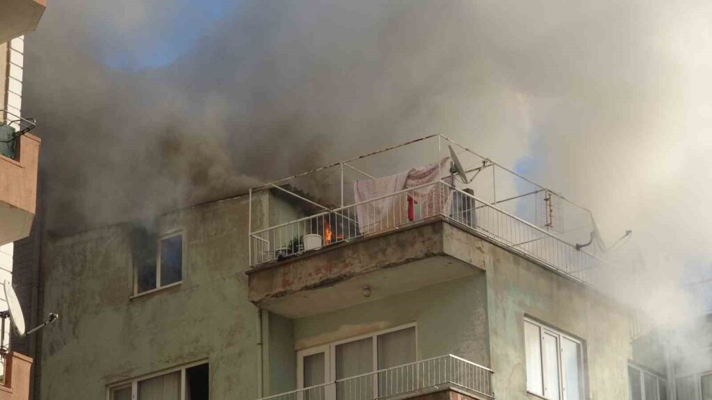 canakkalede annesinin evini yakan cezaevi firarisi intihar girisiminde bulundu 499c1c8 |