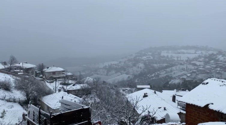 Çanakkale’de yüksek kesimler beyaza büründü 1 canakkalede yuksek kesimler beyaza burundu 42cf4fd |