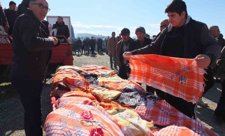 Deveci aksesuarı geçim kaynağı oldu 1 deveci aksesuari gecim kaynagi oldu 54e8279 |