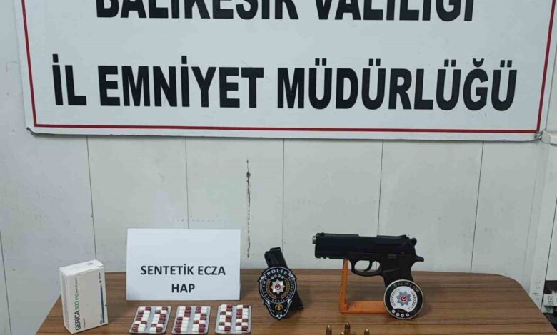 dur ihtarina uymayarak kacan 2 motosikletli uyusturucu ve silahla yakalandi 594975a e1705909290555 |