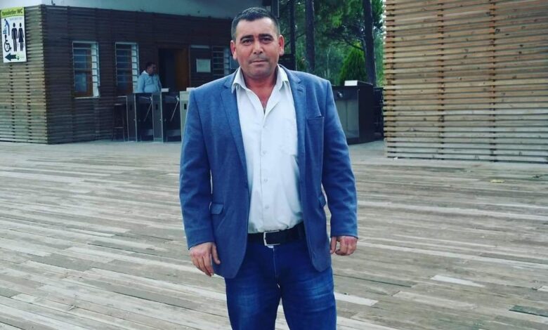 Ecel muhtarı traktörün üstünde yakaladı 1 ecel muhtari traktorun ustunde yakaladi 6132350 |