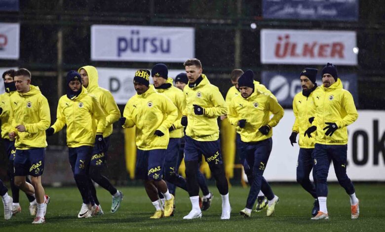 Fenerbahçe hazırlıklarını tamamlayarak kampa girdi 1 fenerbahce hazirliklarini tamamlayarak kampa girdi 30b6420 |