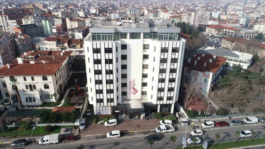 karesi ve altieylul belediye binalari yikiliyor c87e4b5 |