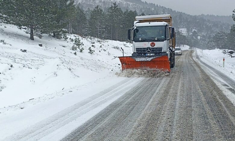 Kazdağları’nda kar yağışı trafiği olumsuz etkiliyor 1 kazdaglarinda kar yagisi trafigi olumsuz etkiliyor 39df5e3 |
