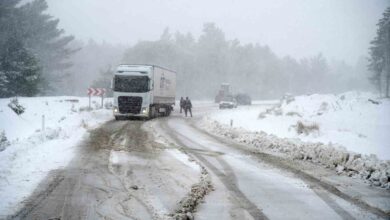 kazdaglarinda kar yuksekligi yer yer yarim metreye ulasti trafik akisi durman noktasina geldi cdae362 |