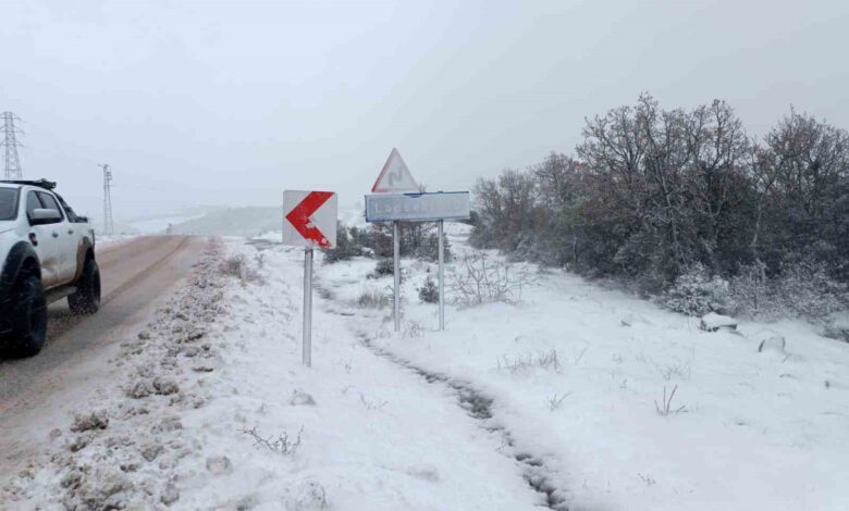 Lapseki’nin yükseklerinde kar kalınlığı 15 santimetreye ulaştı 1 lapsekinin yukseklerinde kar kalinligi 15 santimetreye ulasti 621254f |