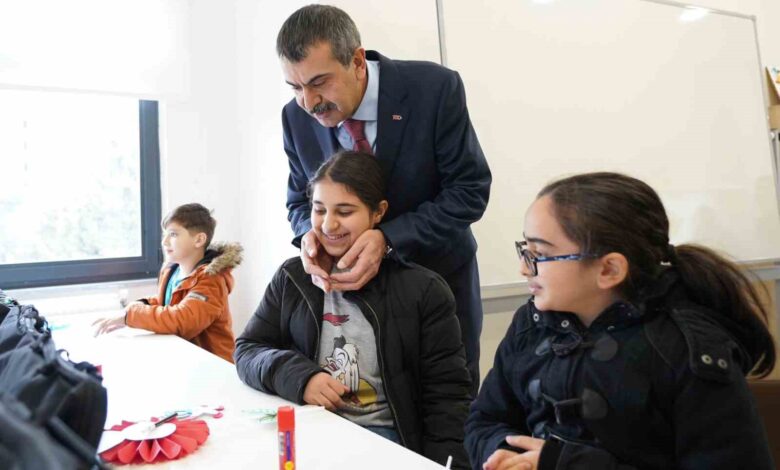 milli egitim bakani tekin velileri uyardi cocuklarimizin basarili olmalarini istiyorsak aile ve toplum olarak once kendi ustumuze duseni yapmak zorundayiz de77400 |