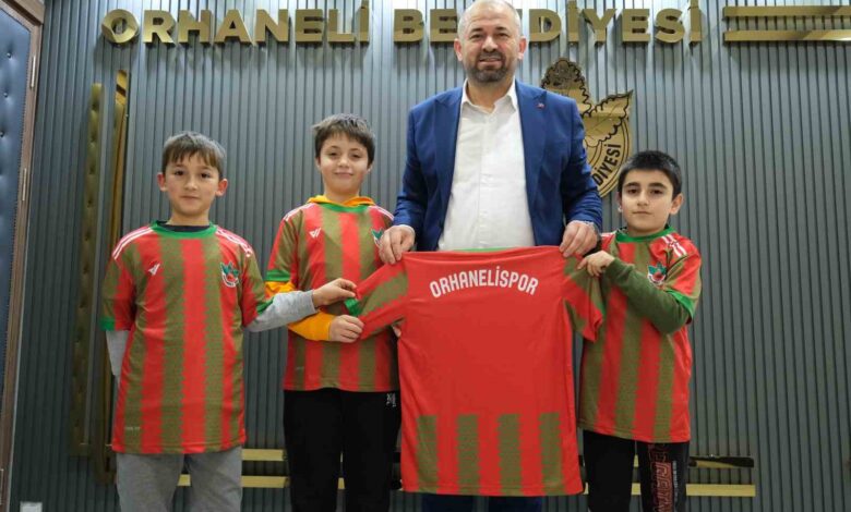 Öğrencilerin forma heyecanı 1 ogrencilerin forma heyecani 59b7ef8 |