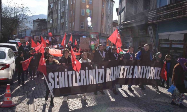 sindirgida sehitlere saygi ve gazze icin acil ateskes yuruyusu gerceklestirildi 0b7b360 |