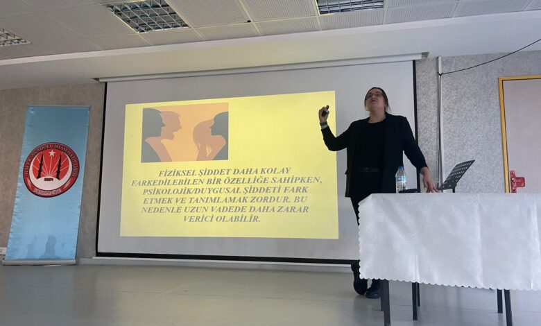 Burhaniye'de kadına şiddete karşı toplumsal bilinç 1 2 |
