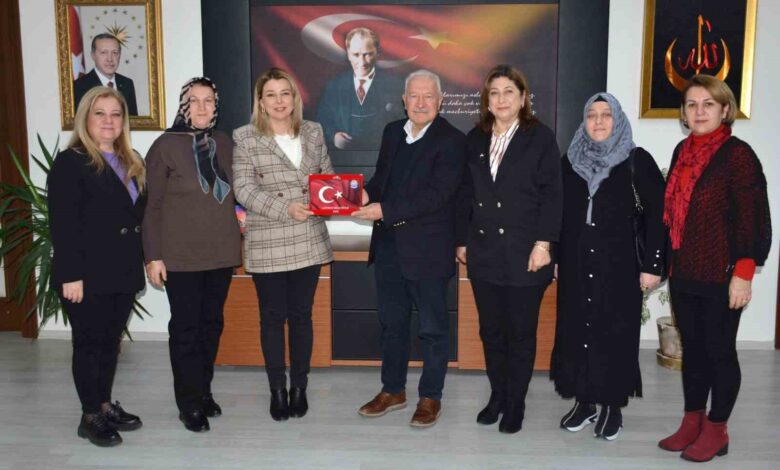 AK Parti İl Kadın Kolları Yönetimi, Başkan Yılmaz’la bir araya geldi 1 ak parti il kadin kollari yonetimi baskan yilmazla bir araya geldi e86157b |