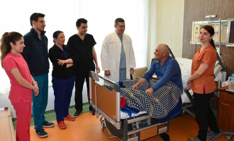 balikesirde 3 santimlik kesi ile baypas ameliyati yapildi 6489640 |