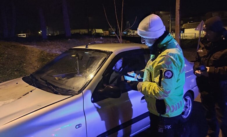 Balıkesir’de emniyet hapis cezası bulunan 25 şahsı yakaladı 1 balikesirde emniyet hapis cezasi bulunan 25 sahsi yakaladi 002963a |