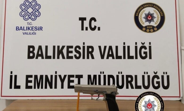 Balıkesir’de Hapis Cezası Bulunan 7 Şahıs Yakalandı 1 balikesirde hapis cezasi bulunan 7 sahis yakalandi a22728b |