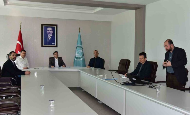 BAÜN’de Enerji Verimliliği ve Enerji tasarrufu brifingi 1 baunde enerji verimliligi ve enerji tasarrufu brifingi c6e4c80 |