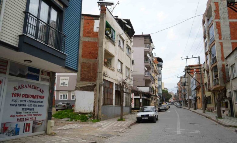 Bu evi görenler bir daha bakıyor: İki boyutlu gibi görünen ev dikkatleri çekiyor 1 bu evi gorenler bir daha bakiyor iki boyutlu gibi gorunen ev dikkatleri cekiyor 2513d5f |
