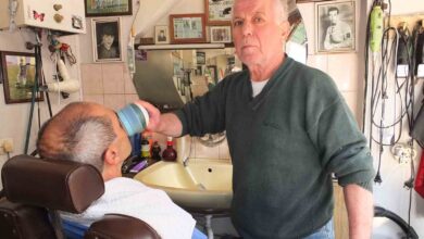 burhaniyede 50 yildir berberlik yapiyor dcbf8c6 |