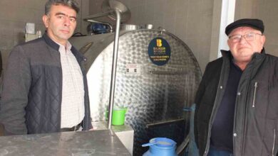burhaniyede buyuksehir belediyesinden kooperatife sut tanki destegi 793a140 |