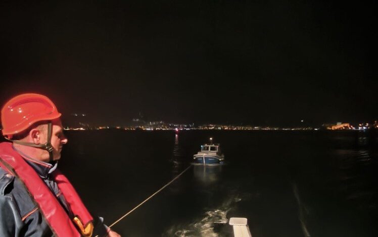 Çanakkale Boğazı’nda sürüklenen tekne kurtarıldı 1 canakkale bogazinda suruklenen tekne kurtarildi 842e0a2 |