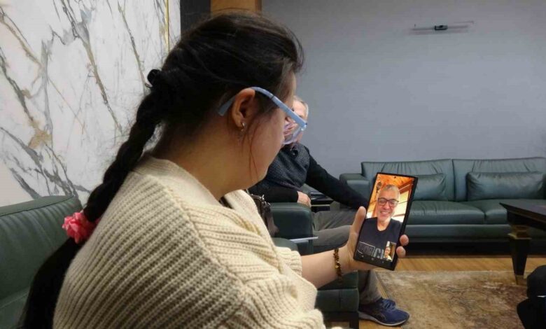Çanakkale Emniyet Müdürü, down sendromlu Ecem’in Cengiz Kurtoğlu ile görüşme hayalini gerçekleştirdi 1 canakkale emniyet muduru down sendromlu ecemin cengiz kurtoglu ile gorusme hayalini gerceklestirdi a612dec |