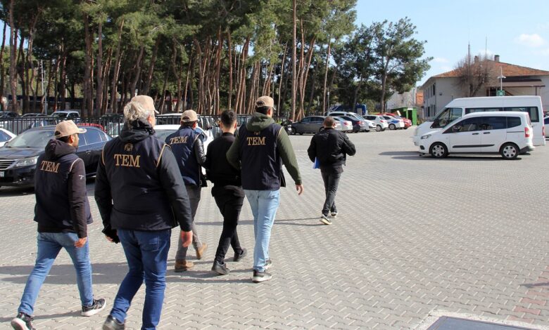 Çanakkale’de sosyal medyada terör propagandası yapan 1 kişi tutuklandı 1 canakkalede sosyal medyada teror propagandasi yapan 1 kisi tutuklandi 6412b11 |