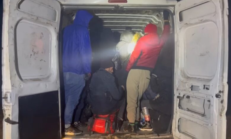 Jandarma’dan kaçak göçmen ve organizatörlere geçit yok 1 jandarmadan kacak gocmen ve organizatorlere gecit yok c0ff022 |