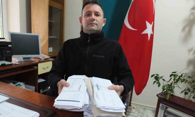 Muhtarların başı tebligatlarla dertte 1 muhtarlarin basi tebligatlarla dertte 7d77ca2 e1707725687207 |