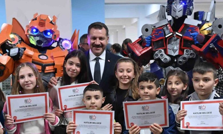 NE10’un genç beyinleri mezun oldu 1 ne10un genc beyinleri mezun oldu f2f2fda |
