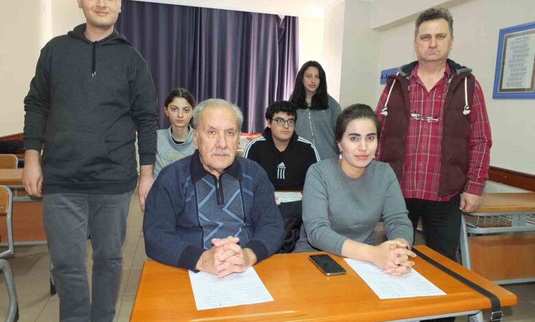 73 yaşında üniversite sınavlarına hazırlanıyor 1 73 yasinda universite sinavlarina hazirlaniyor 3ef6b61 |
