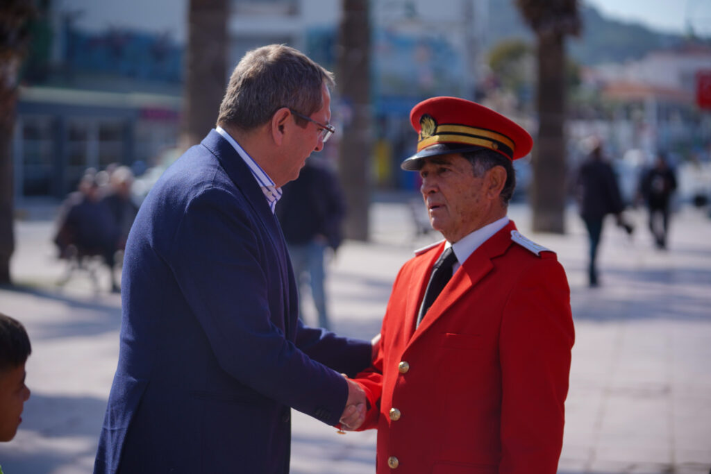 Ayvalık’ın Efsane Bando Şefi Ergün Tekincan’a anma programı 2 AYVALIKIN EFSANE BANDO SEFI ERGUN TEKINCANA ANMA PROGRAMI5 |
