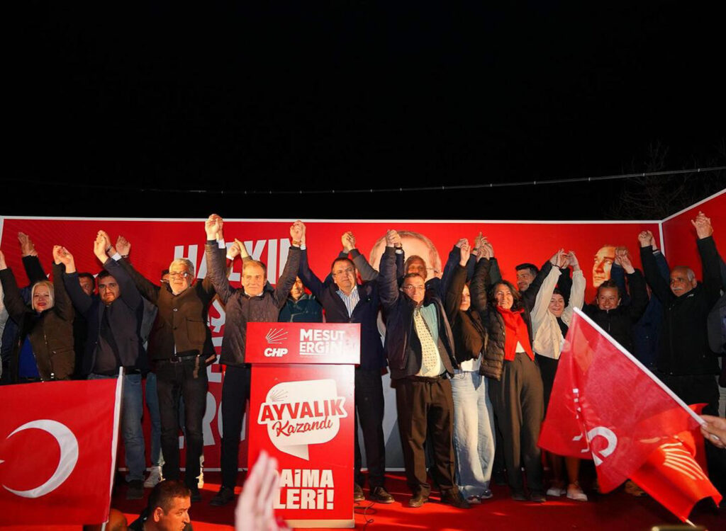 BASKAN MESUT ERGIN CAMOBA KOYU ILE MITINGLERINE HIZ KESMEDEN DEVAM EDIYOR2 |