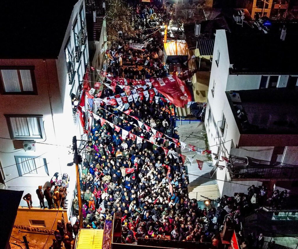 Başkan Mesut Ergin: “Burası Yenimahalle, sokaklara sığmadık” 3 BURASI YENIMAHALLE SOKAKLARA SIGMADIK 2 |