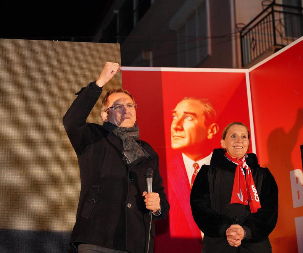 Başkan Mesut Ergin: “Burası Yenimahalle, sokaklara sığmadık” 4 BURASI YENIMAHALLE SOKAKLARA SIGMADIK 3 |