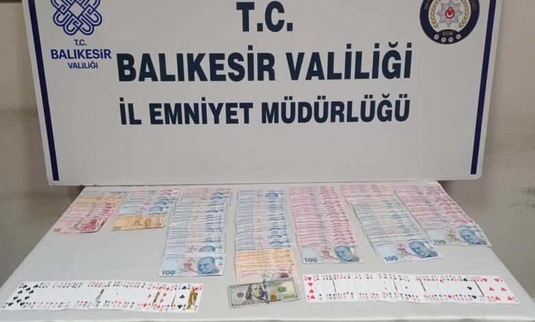 balikesirde kumar oynatan 3 sahsa operasyon 499c1c8 |