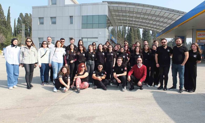 Balıkesirli gençler deprem bölgesinde konserler verecek 1 balikesirli gencler deprem bolgesinde konserler verecek 88e0137 |