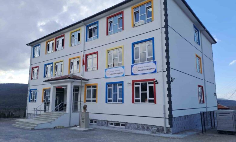 Burhaniye de Bahadınlı Okulu hizmete girdi 1 burhaniye de bahadinli okulu hizmete girdi d4d76fe |