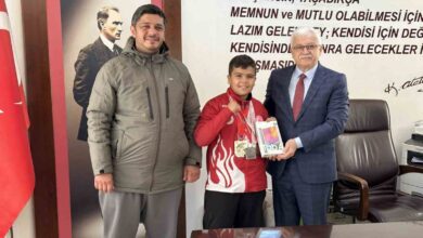 burhaniyenin gururundan baskan devecilere ziyaret 32c0b13 |