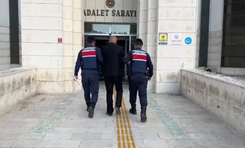 Edremit’te iki terör şüphelisi yakalandı 1 edremitte iki teror suphelisi yakalandi cce28eb |