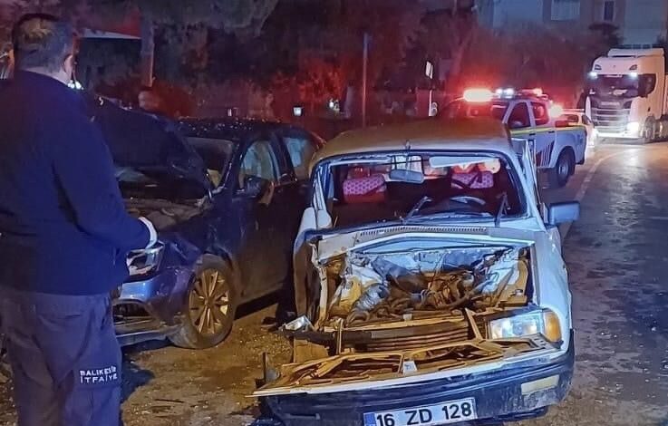 Erdek’te trafik kazası: 3 yaralı 1 erdekte trafik kazasi 3 yarali 9663226 |