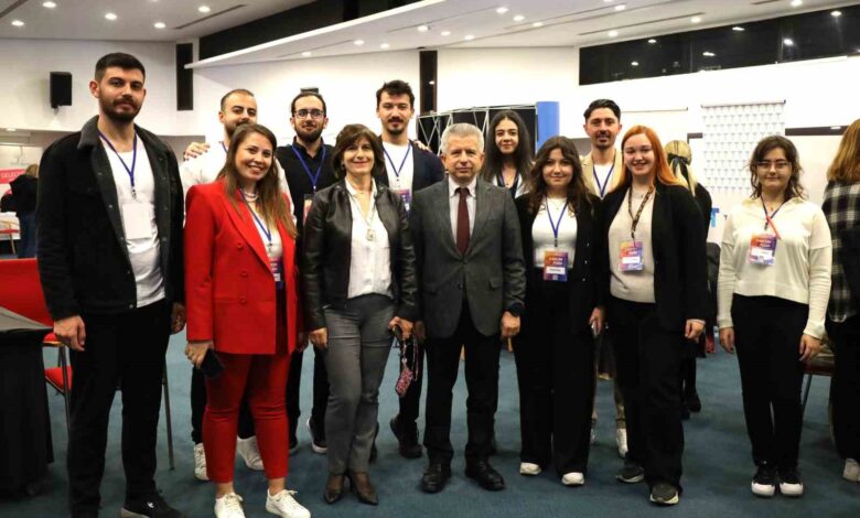 İzmir Ekonomi’de ‘kariyer’ zirvesi 1 izmir ekonomide kariyer zirvesi 1851341 |