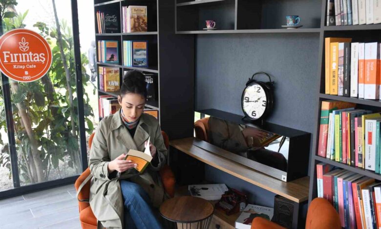 kitap kafe yeni yerinde hizmet veriyor 8be6f7c |