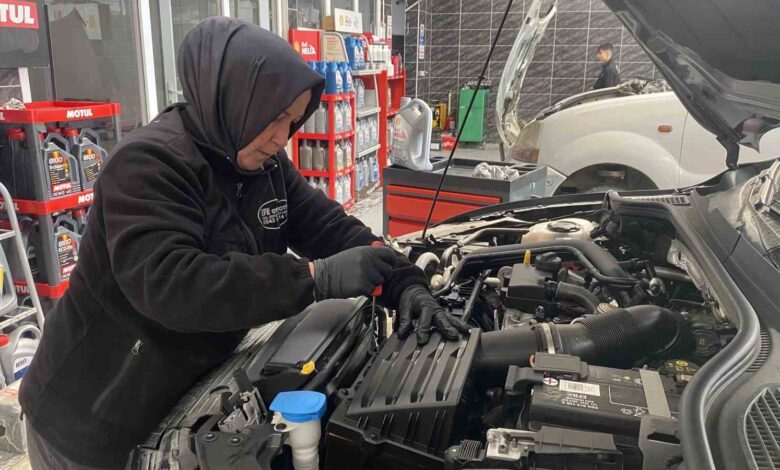 ‘Sanayide kadın mı çalışır’ diyenlere inat, erkek ustalara taş çıkarıyor 1 sanayide kadin mi calisir diyenlere inat erkek ustalara tas cikariyor 6b956a6 |