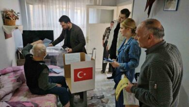 sindirgida gezici sandikta oy kullanma islemi tamamlandi 034557e |