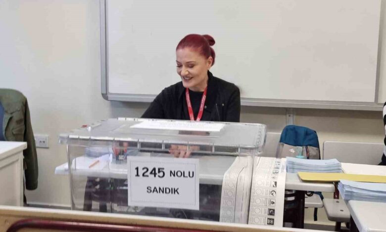 Ünlü sanatçı Candan Erçetin Sandık Kurulu Üyesi oldu 1 unlu sanatci candan ercetin sandik kurulu uyesi oldu 2bdd0b7 |